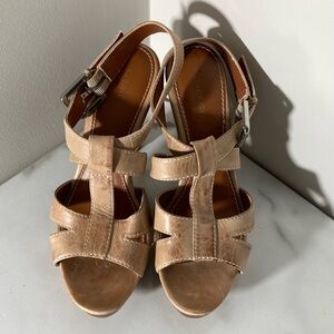 Calvin Klein Vintage Beige / Tan Leather Strappy Heels Sandals EUC Size 7 - 7.5